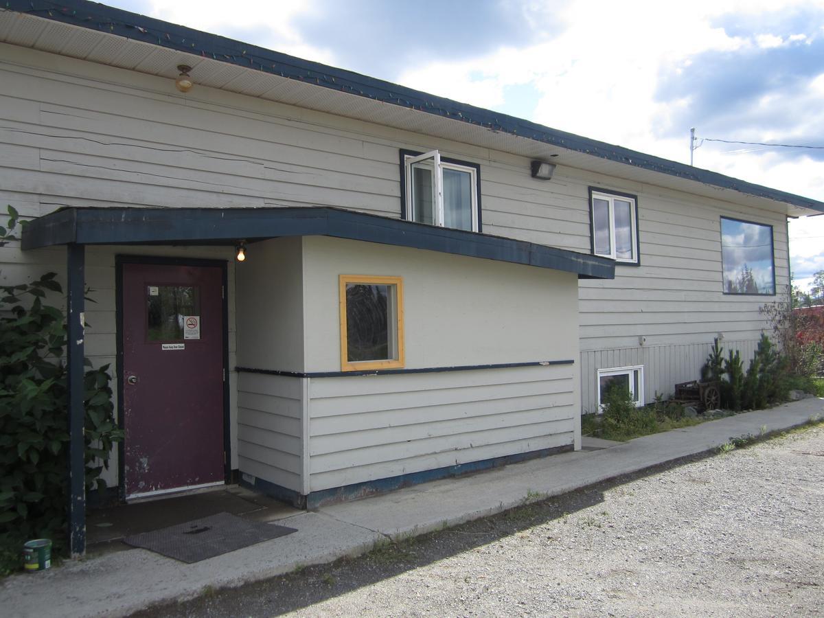 Nisutlin Trading Post Motel Teslin Esterno foto